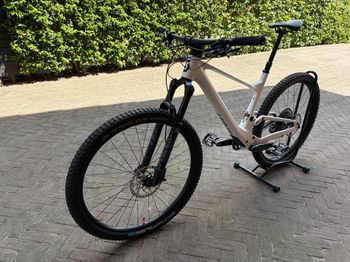 Used Scott Spark 920 2022 2022 Mountainbike, White, 29 — image 2 of 10