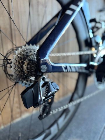 Używany Canyon Aeroad CFR Disc eTap 2023 2023 Road & Gravel — zdjęcie 3 z 6