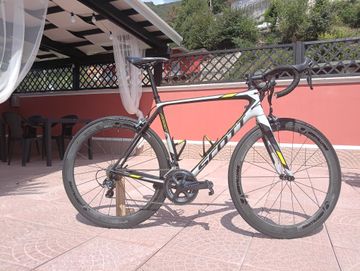 Used Scott Addict 10 2017 2017 Road & Gravel, Light Gray — image 1 of 4