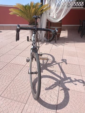 Used Scott Addict 10 2017 2017 Road & Gravel, Light Gray — image 2 of 4