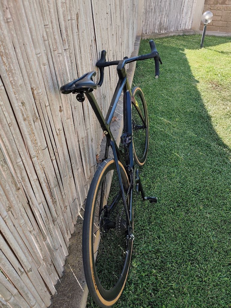 Used Scott Addict Shimano Dura Ace 2021 Road & Gravel, Black — image 4 of 7