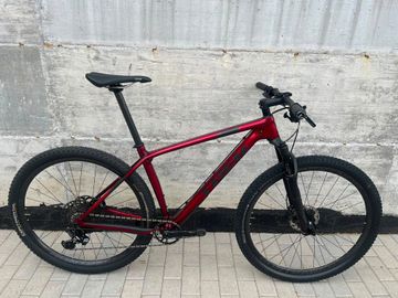 Used Trek Procaliber 9.7 2020 2020 Mountainbike, Red, 27.5, 29 — image 2 of 7