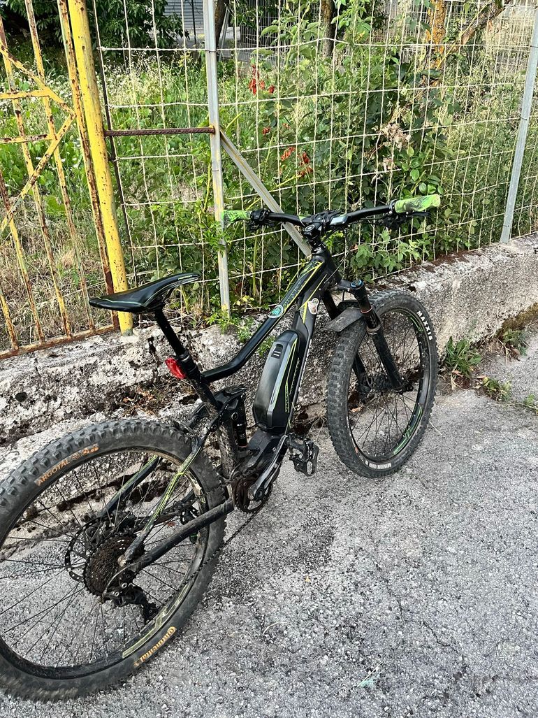 Merida eONE-TWENTY 500 2019 2019 Mountainbike usato, Nero — immagine 2 di 5