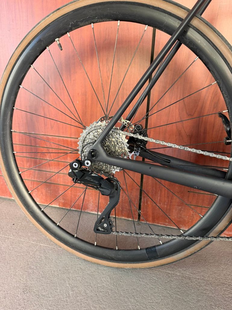 Orbea ORCA M30i 2024 2024 Road & Gravel usato, Nero — immagine 4 di 4