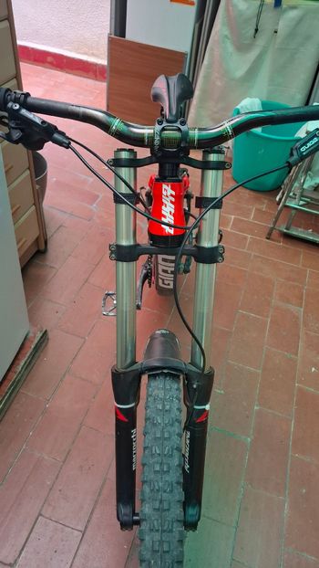 Used Giant Glory 2 2018 2018 Mountainbike, Red, 27.5 — image 6 of 7