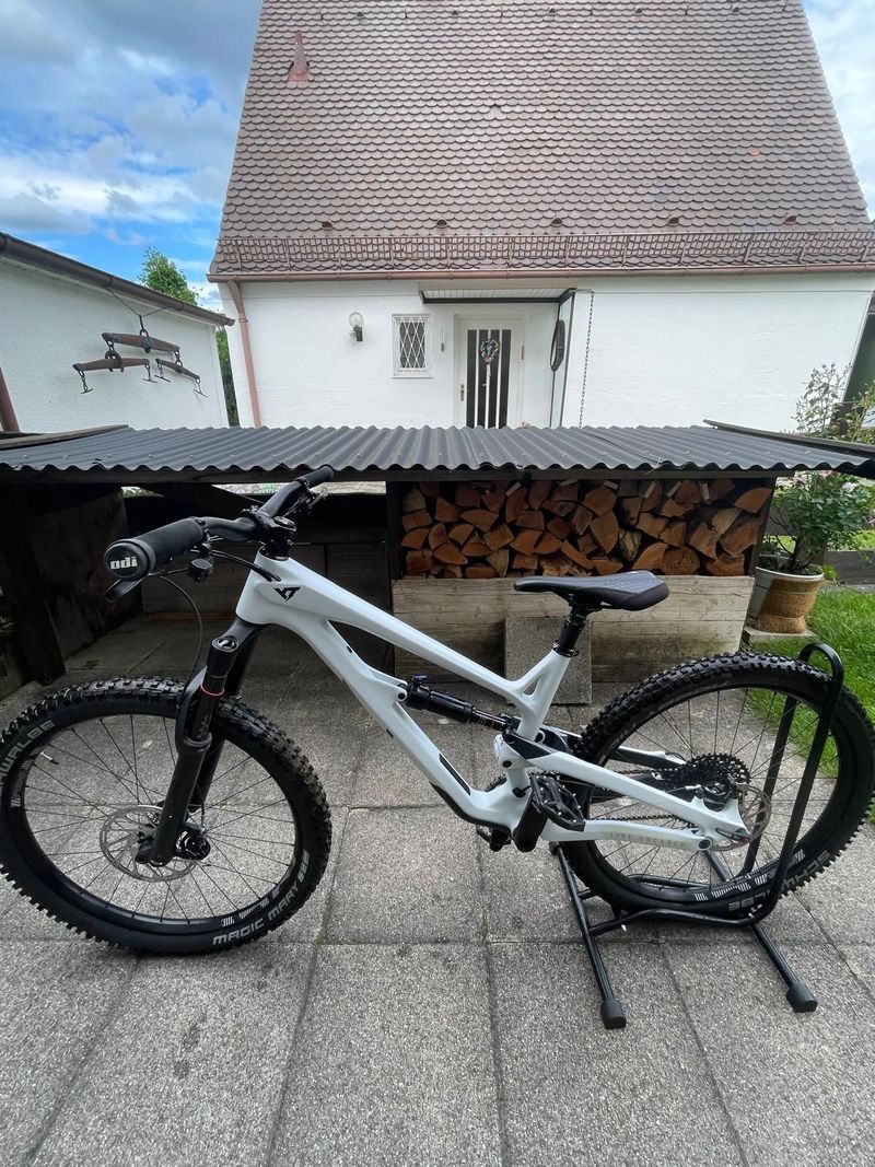 Used YT Jeffsy 27 CF Pro 2019 Größe M 2019 Urban & Touring