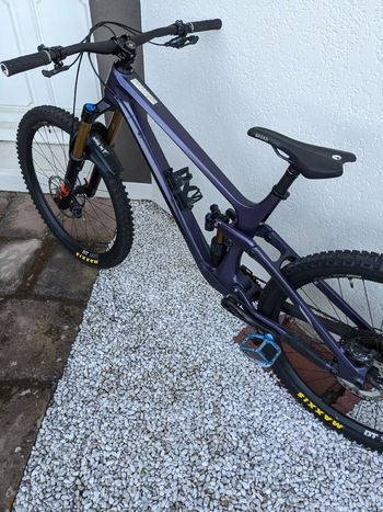 Used Transition Custom Shimano Deore XT 2022 Mountainbike, Purple — image 2 of 4