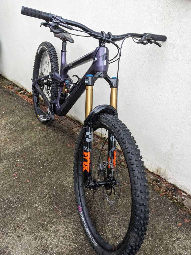 Used Transition Custom Shimano Deore XT 2022 Mountainbike, Purple — image 4 of 4