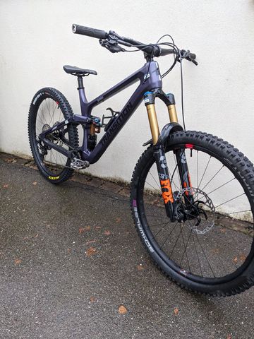 Used Transition Custom Shimano Deore XT 2022 Mountainbike, Purple — image 3 of 4