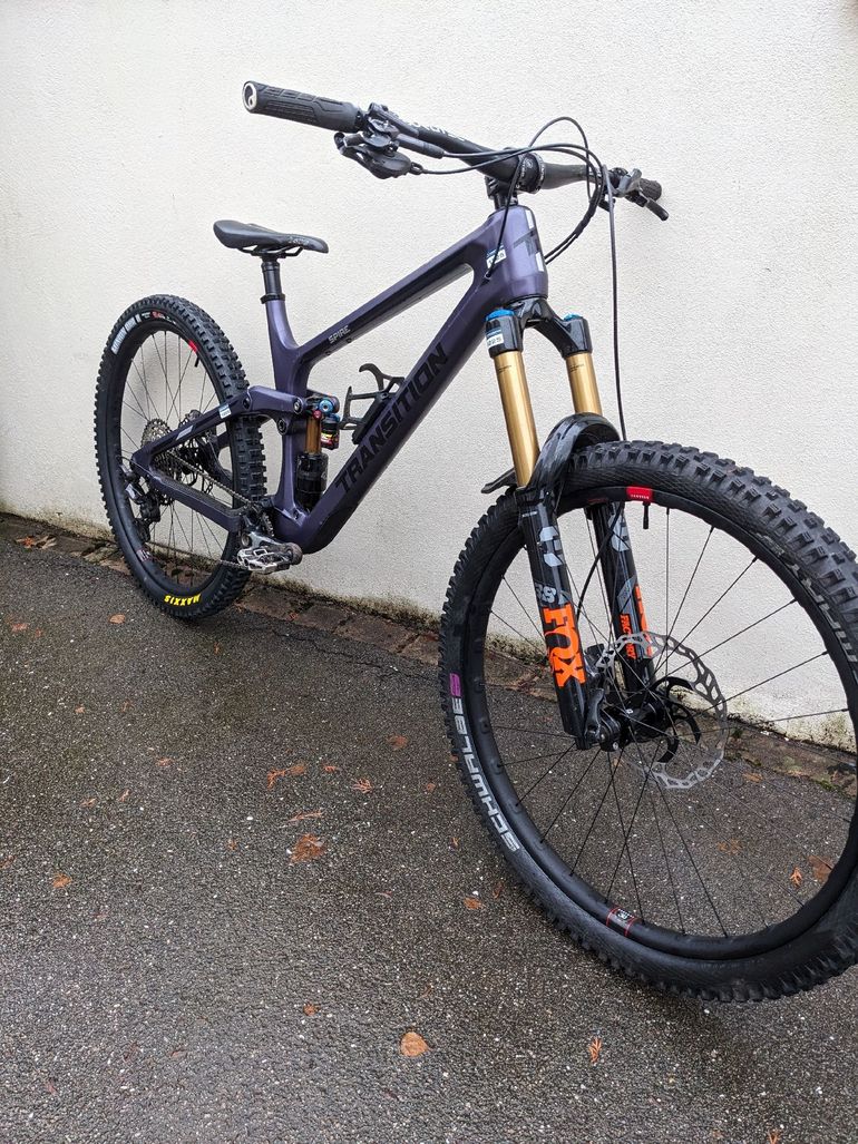 Used Transition Custom Shimano Deore XT 2022 Mountainbike, Purple — image 3 of 4