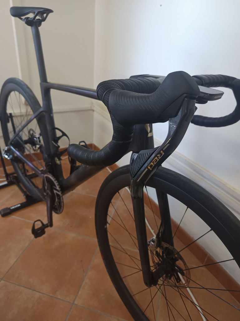 Używany Scott Addict RC Ultimate 2025 2025 Road & Gravel — zdjęcie 5 z 9