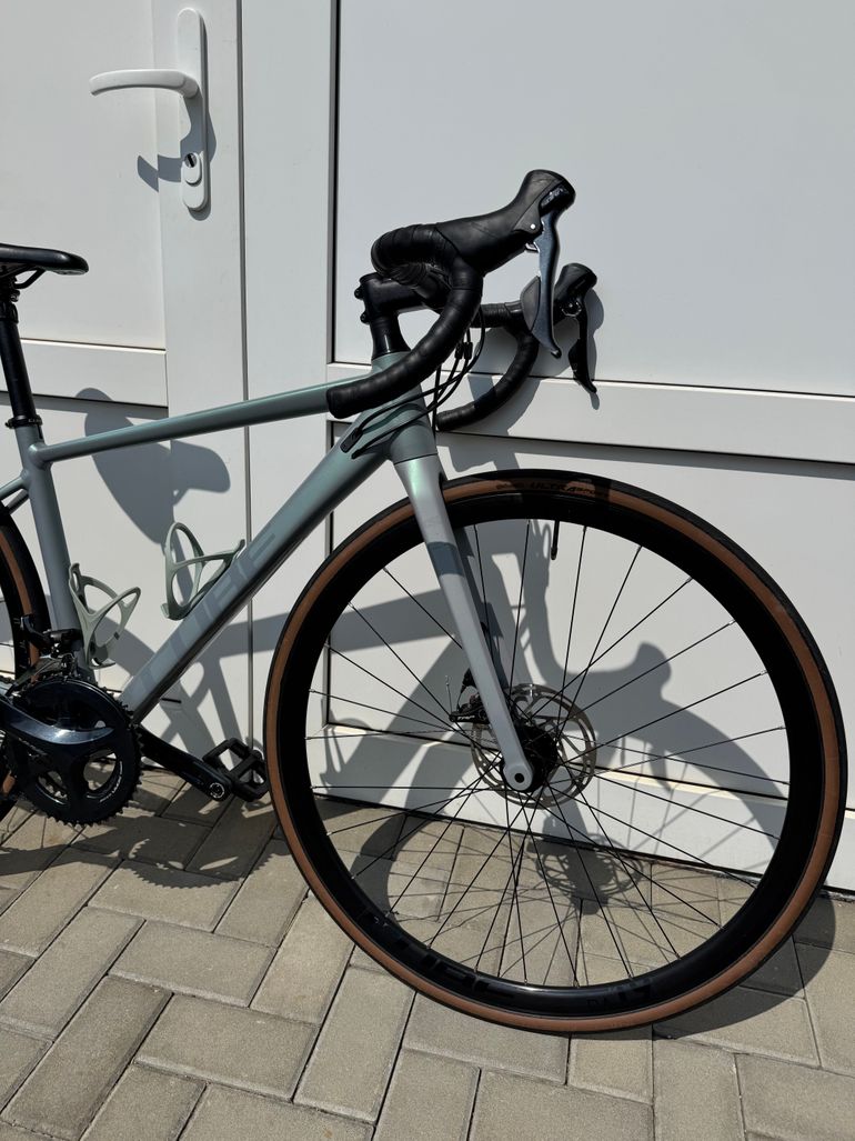 CUBE AXIAL WS PRO 2024 2024 Road & Gravel usato, Grigio chiaro — immagine 4 di 6