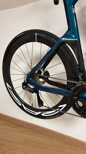Orbea ORCA AERO M20iLTD 2022 2022 Road & Gravel usato, Blu — immagine 4 di 13