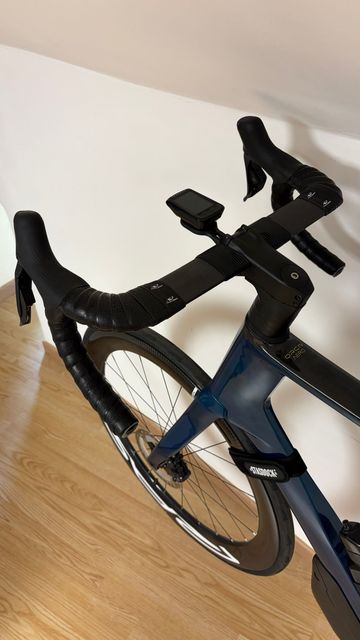 Orbea ORCA AERO M20iLTD 2022 2022 Road & Gravel usato, Blu — immagine 3 di 13