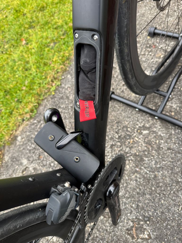 Used TREK Domane SL500 Carbon SRAM Force Etap 2023 2023 Road & Gravel, Black — image 11 of 16