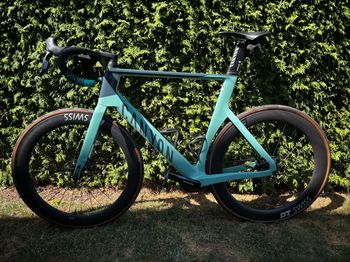 Używany Canyon Aeroad CF SLX 7 Disc eTap 2022 2022 Road & Gravel