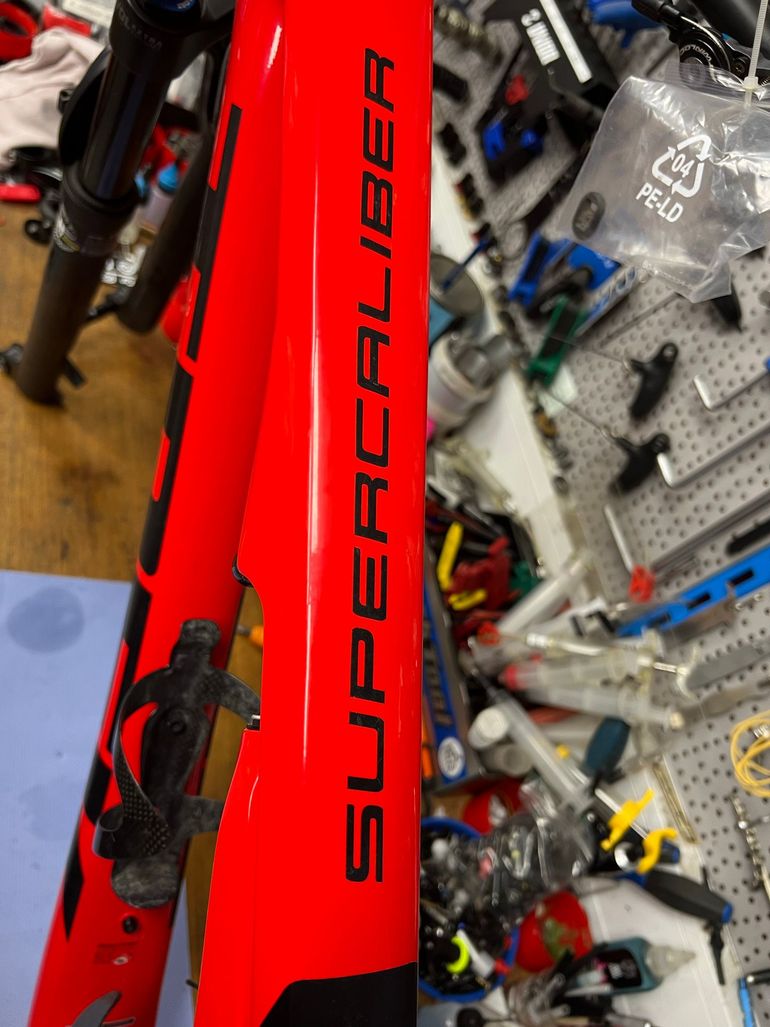 Brugt Trek Supercaliber 9.8 Gen 1 2023 Frameset 2023 Mountainbike — billede 12 af 12