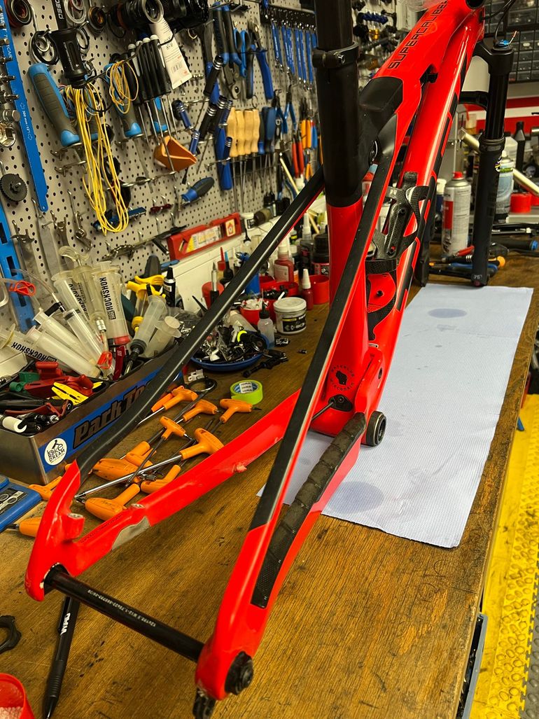Brugt Trek Supercaliber 9.8 Gen 1 2023 Frameset 2023 Mountainbike — billede 2 af 12