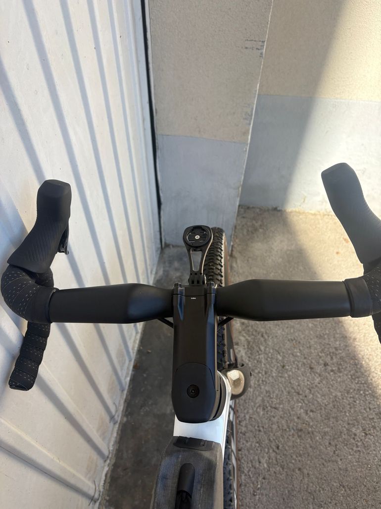 Used Lapierre Crosshill CF 8.0 2025 2025 Road & Gravel, White — image 3 of 13