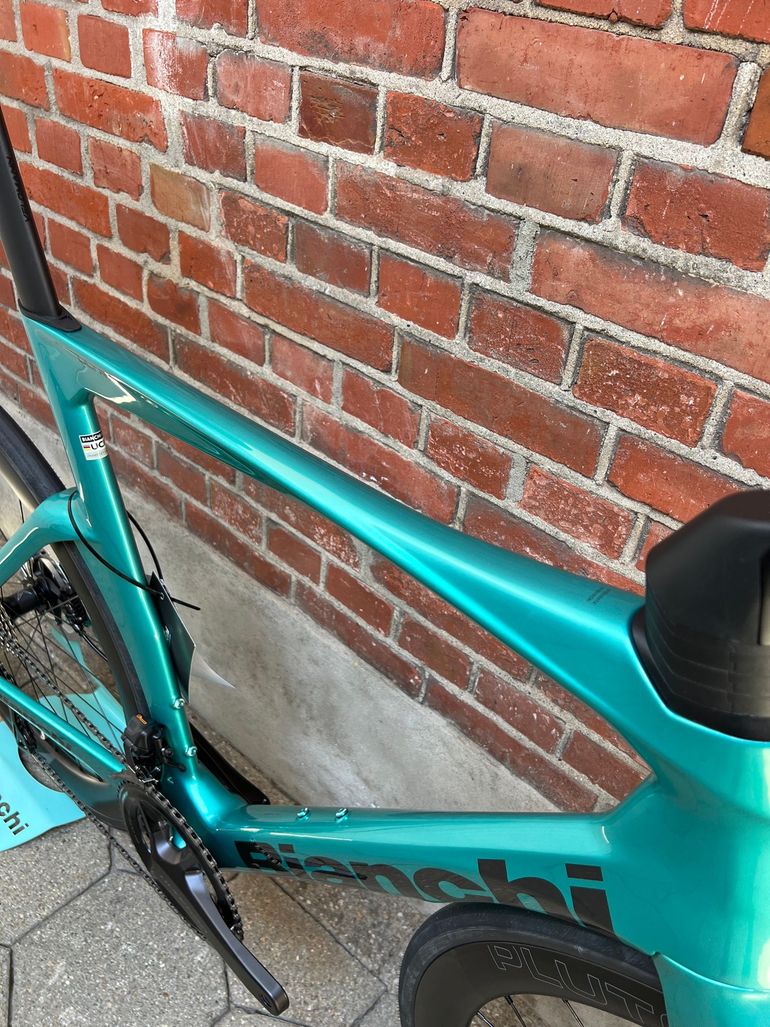 Używany Bianchi Oltre Shimano Ultegra Di2 2026 Road & Gravel — zdjęcie 8 z 17