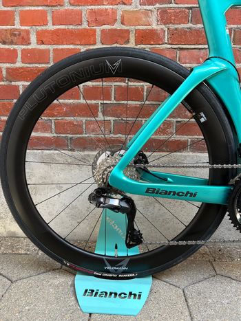 Używany Bianchi Oltre Shimano Ultegra Di2 2026 Road & Gravel — zdjęcie 2 z 17