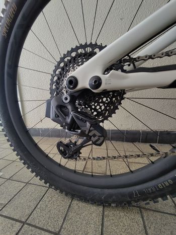 Used Specialized Stumpjumper SRAM X01 Eagle AXS 2023 Mountainbike, White — image 4 of 11
