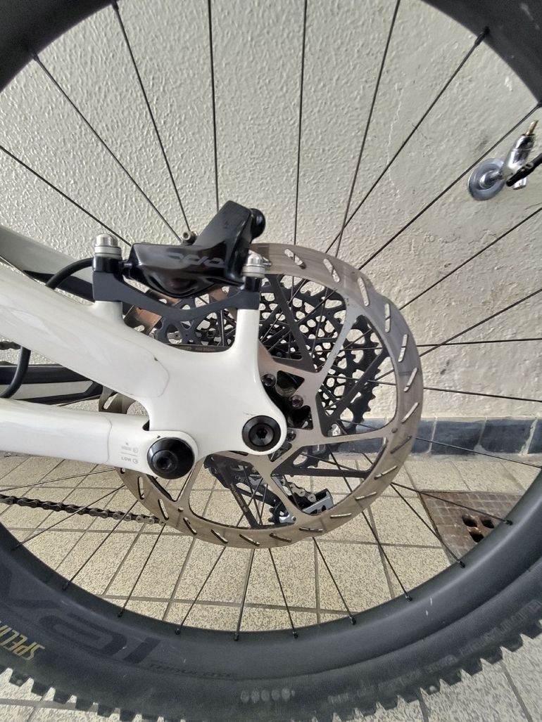 Used Specialized Stumpjumper SRAM X01 Eagle AXS 2023 Mountainbike, White — image 5 of 11
