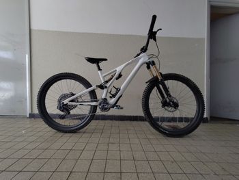 Used Specialized Stumpjumper SRAM X01 Eagle AXS 2023 Mountainbike, White — image 2 of 11