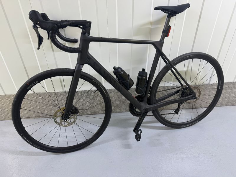 Gebrauchtes Canyon Endurace CF 7 2024 2024 Road & Gravel, Schwarz — Bild 2 von 9