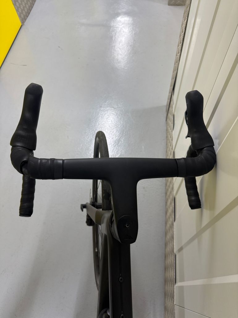 Gebrauchtes Canyon Endurace CF 7 2024 2024 Road & Gravel, Schwarz — Bild 6 von 9
