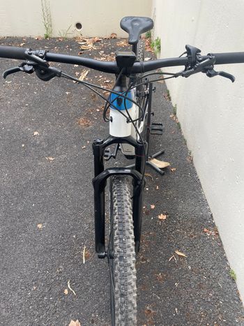 Trek Powerfly FS 7 2022 2022 Mountainbike usato, Bianco — immagine 6 di 8