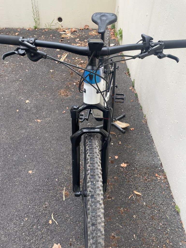 Trek Powerfly FS 7 2022 2022 Mountainbike usato, Bianco — immagine 6 di 8