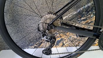 Giant Defy Advanced 1 2022 2022 Road & Gravel usato, Nero — immagine 10 di 11