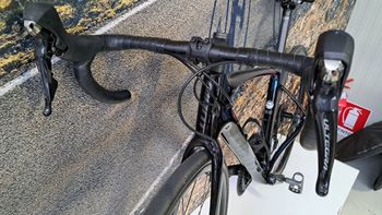 Giant Defy Advanced 1 2022 2022 Road & Gravel usato, Nero — immagine 2 di 11