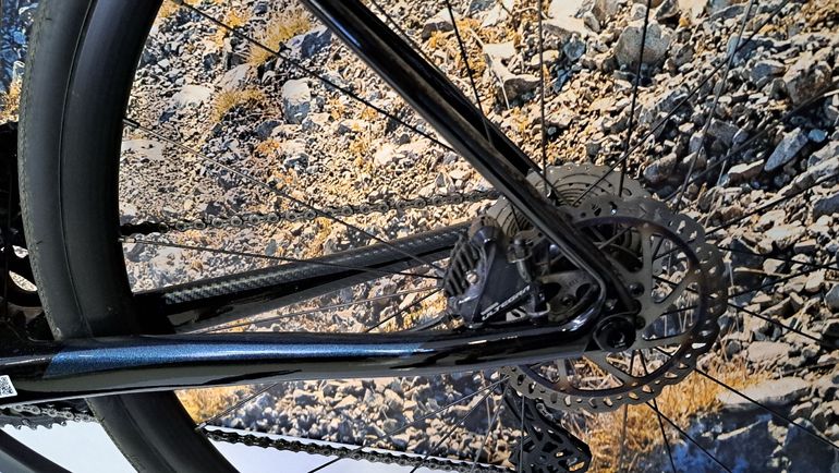 Giant Defy Advanced 1 2022 2022 Road & Gravel usato, Nero — immagine 4 di 11