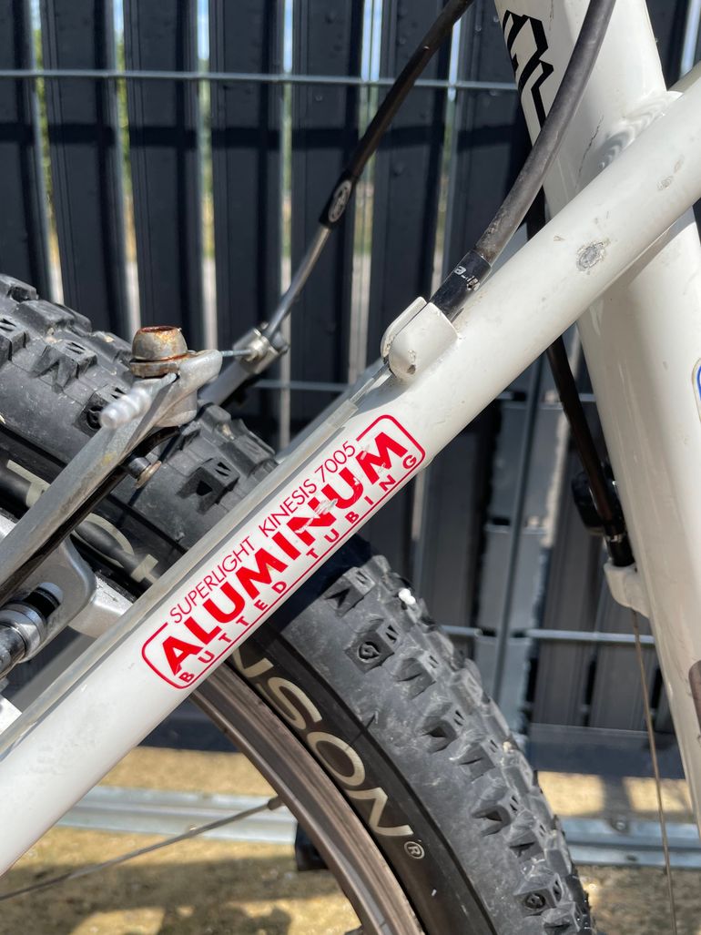 Used GT Expert 2005 2005 Mountainbike, White — image 7 of 14