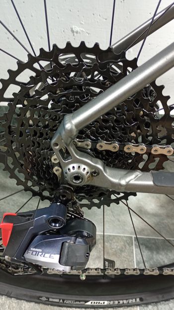 Niner rlt9 RLT9 2023 Road & Gravel de segunda mano, Gris claro — imagen 4 de 8