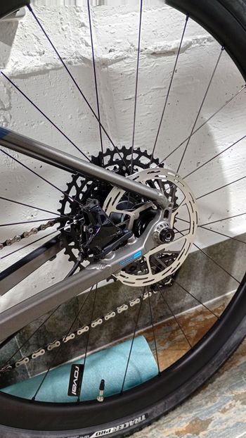 Niner rlt9 RLT9 2023 Road & Gravel de segunda mano, Gris claro — imagen 3 de 8
