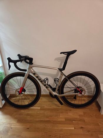 Trek Madone SL 7 Gen 8 2025 2025 Road & Gravel d'occasion