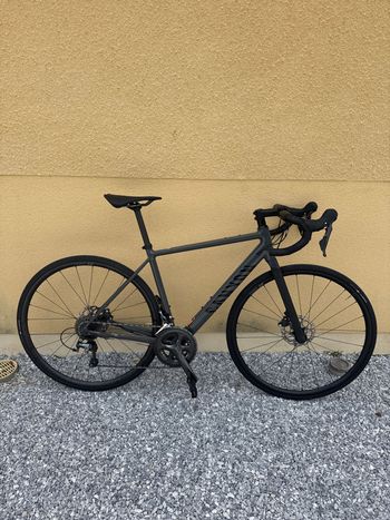 Canyon Endurace 6 2024 2024 Road & Gravel usato, Nero — immagine 2 di 10