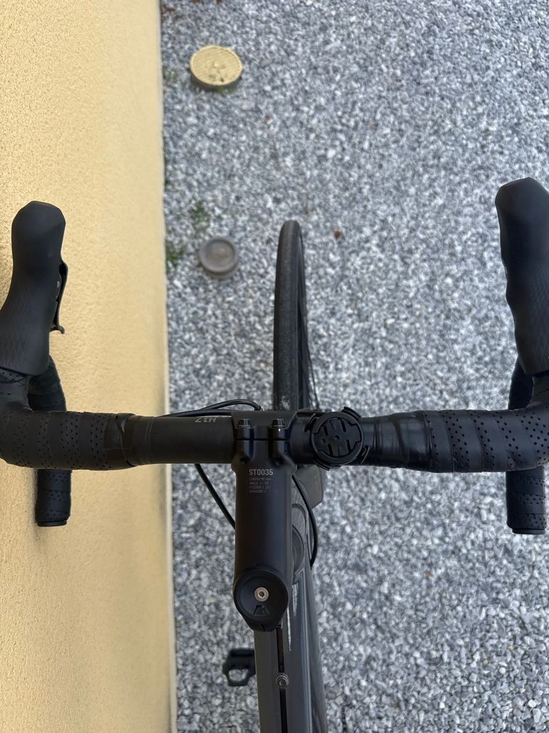 Canyon Endurace 6 2024 2024 Road & Gravel usato, Nero — immagine 9 di 10