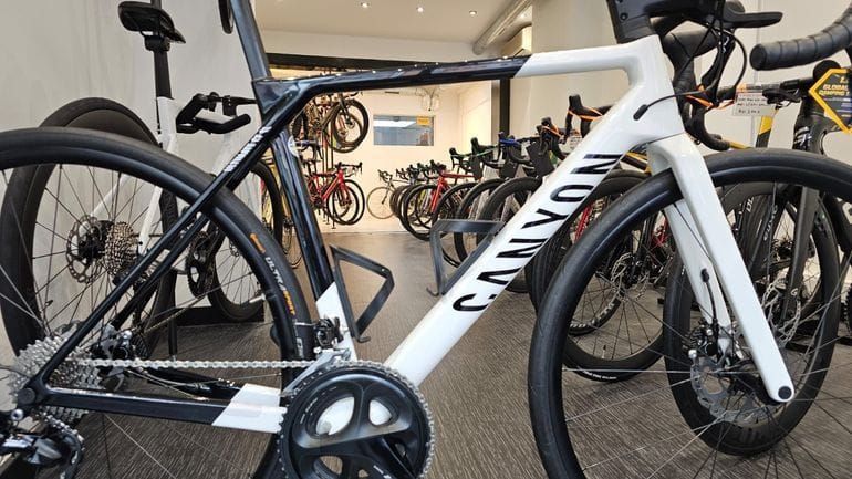 Used Canyon Ultimate Shimano 105 2023 Road & Gravel, White — image 10 of 21