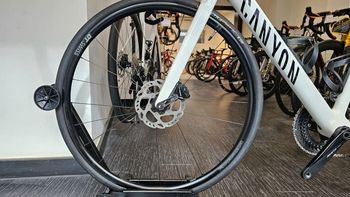 Used Canyon Ultimate Shimano 105 2023 Road & Gravel, White — image 7 of 21