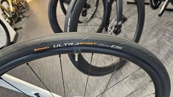 Used Canyon Ultimate Shimano 105 2023 Road & Gravel, White — image 13 of 21