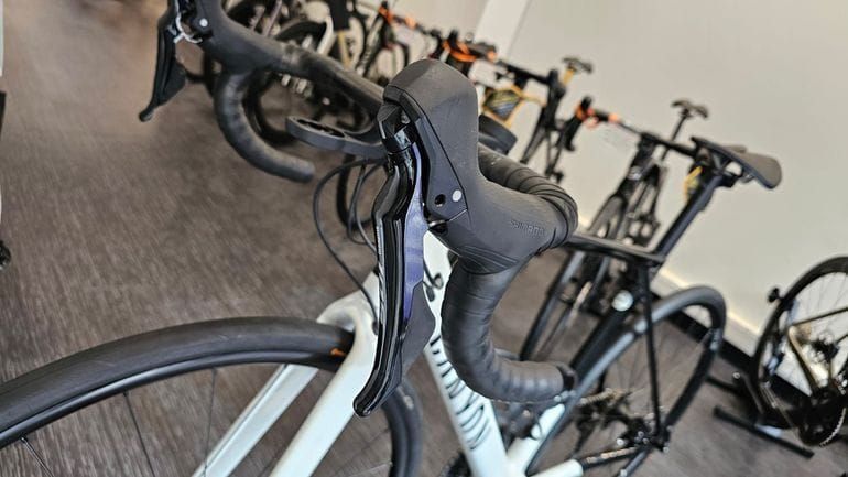 Used Canyon Ultimate Shimano 105 2023 Road & Gravel, White — image 5 of 21
