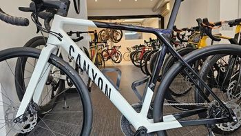 Used Canyon Ultimate Shimano 105 2023 Road & Gravel, White — image 17 of 21