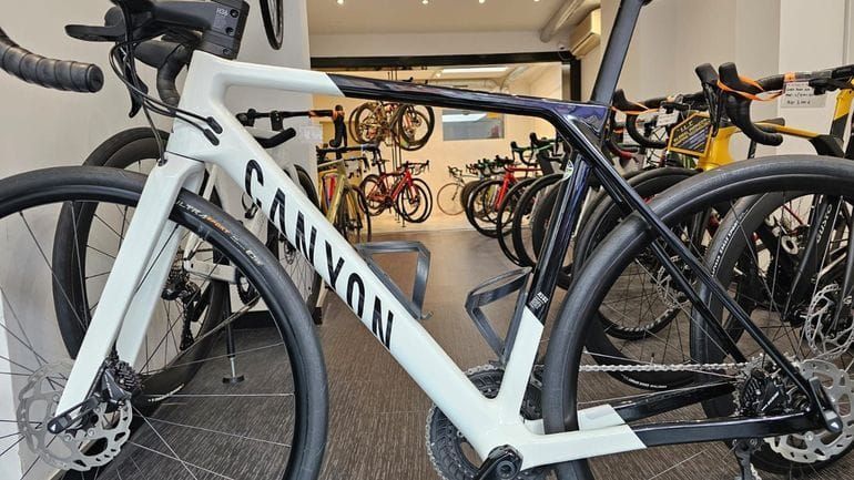 Used Canyon Ultimate Shimano 105 2023 Road & Gravel, White — image 17 of 21