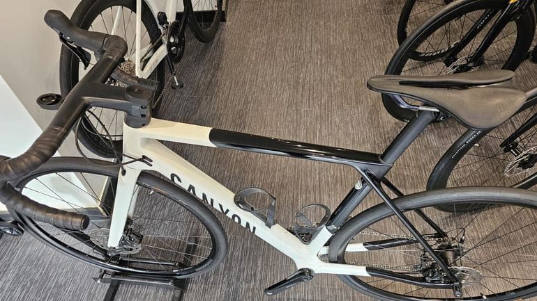 Used Canyon Ultimate Shimano 105 2023 Road & Gravel, White — image 20 of 21