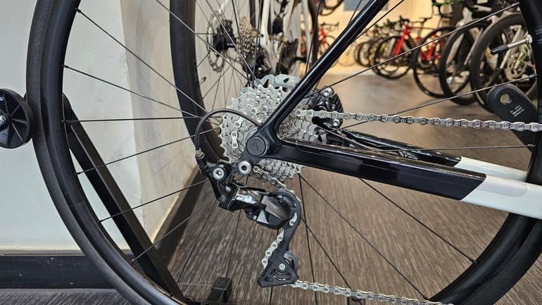 Used Canyon Ultimate Shimano 105 2023 Road & Gravel, White — image 11 of 21