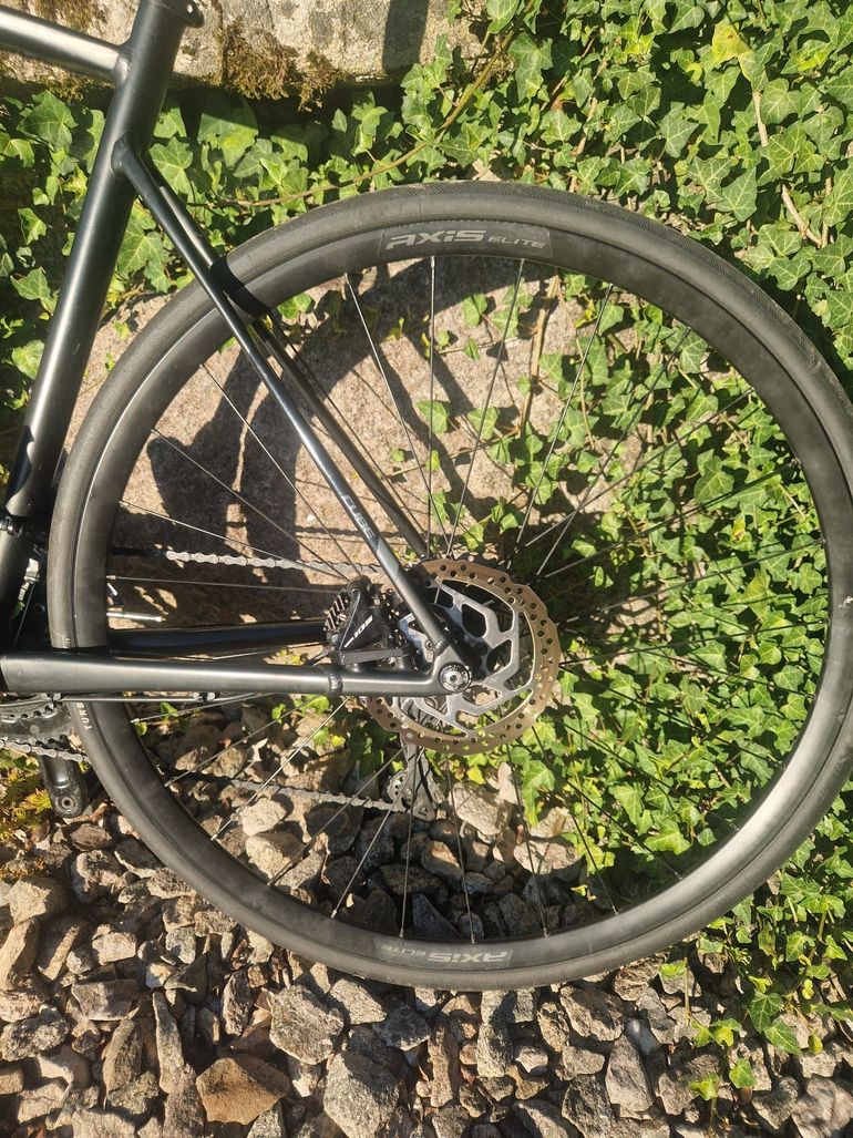 Gebrauchtes CUBE ATTAIN SL 2020 2020 Road & Gravel, Schwarz — Bild 3 von 6